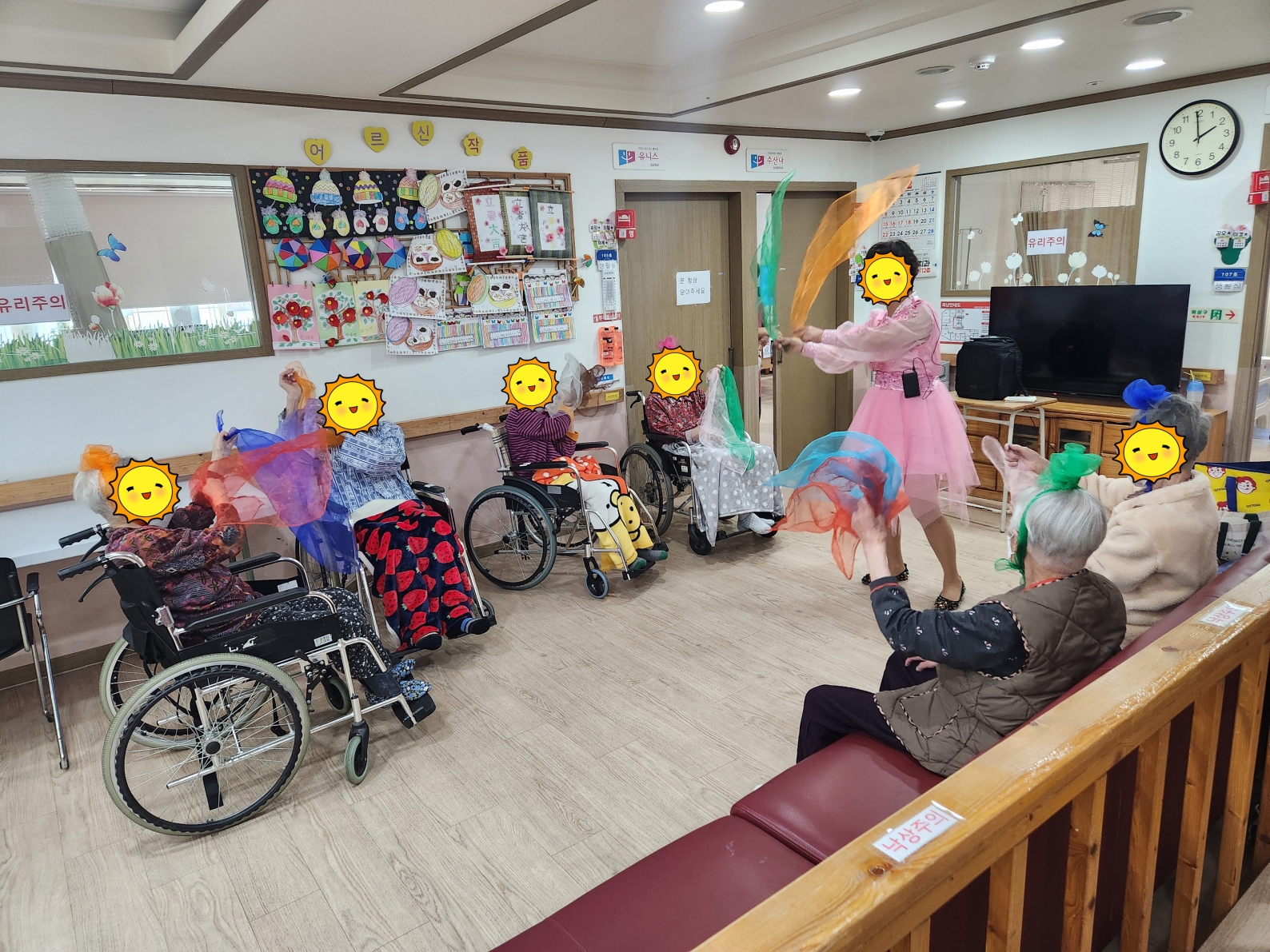 [크기변환][꾸미기]도구놀이-보자기를 이용한 체조.jpg