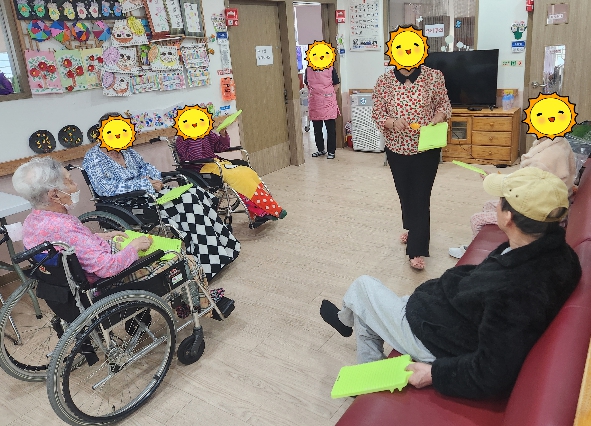 [꾸미기]260330 도구놀이-빨래판연주.jpg